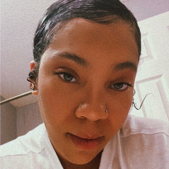 Profile Picture of Brittany Cotham (@bmichelles) on Poshmark