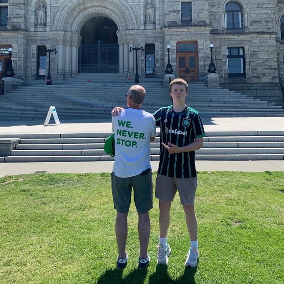 Profile Picture of Liam Thompson (@liamthompsn) on Poshmark