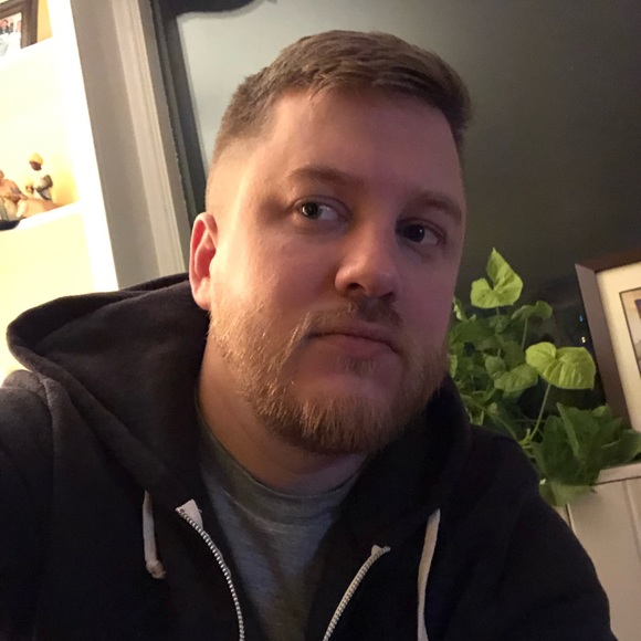 Profile Picture of Nathan Gray (@ngray87) on Poshmark