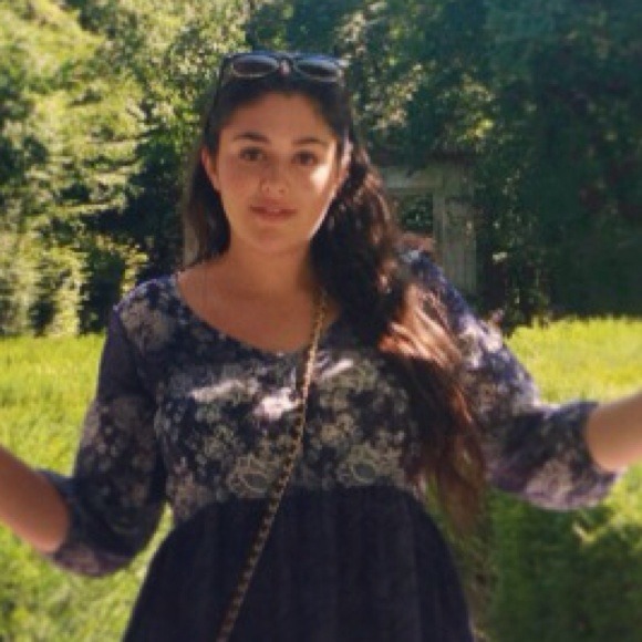 Profile Picture of Ellie Kaidar (@leeka) on Poshmark
