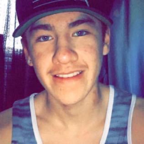 Profile Picture of Austin Kirkness (@austin_kirkness) on Poshmark