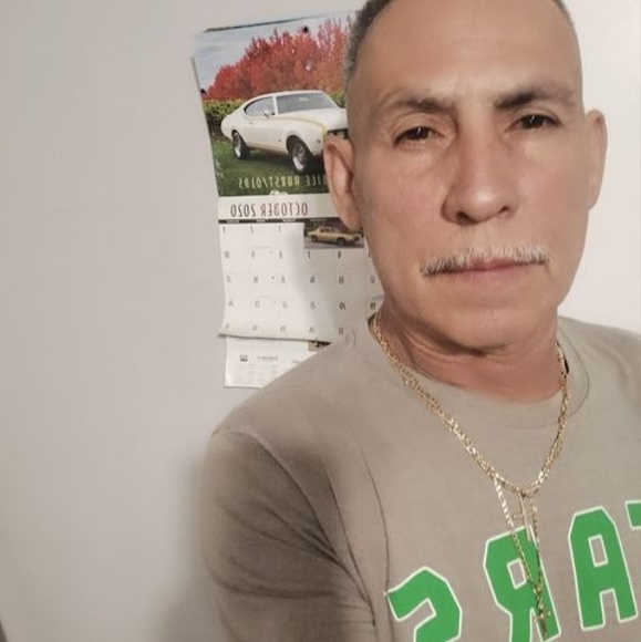 Profile Picture of Mario Almaraz (@marioalmaraz) on Poshmark