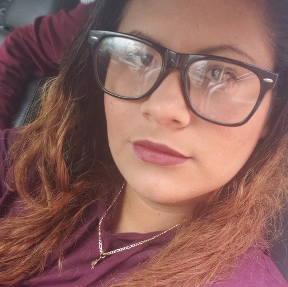 Profile Picture of Itzeliita rincon Rincon (@palomitzi_91094) on Poshmark