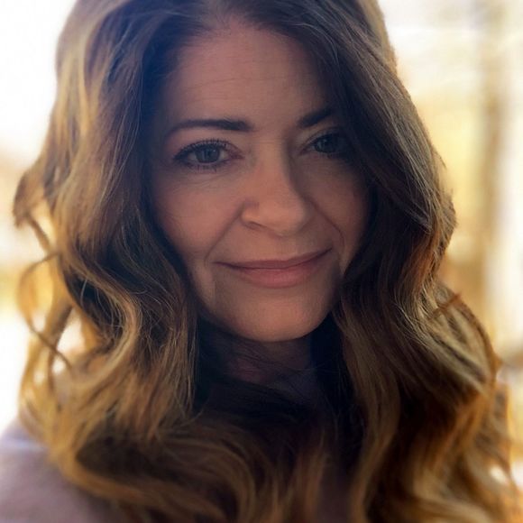 Profile Picture of Becky Hochhalter (@beckyhochhalter) on Poshmark