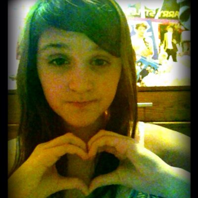 Profile Picture of Julia Dove Raufi (@blueybaby16) on Twitter