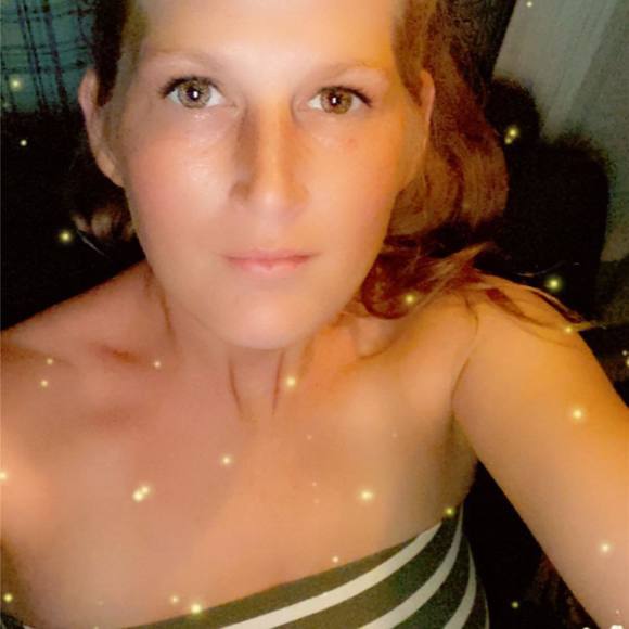 Profile Picture of Lisa Dresch (@dresch926) on Poshmark