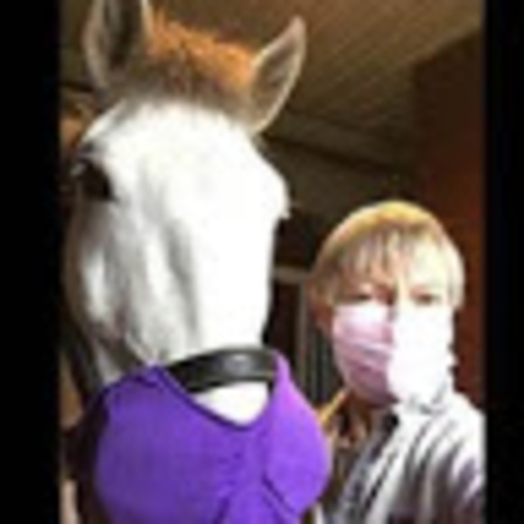 Profile Picture of Hilary Clayton (@hilaryclayton) on Poshmark