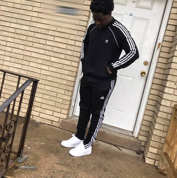 Marion Hughes - Poshmark Profile Picture of Marion Hughes (@jody113) on Poshmark