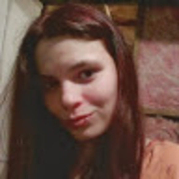 Profile Picture of Dani Jones (@danijones135) on Poshmark