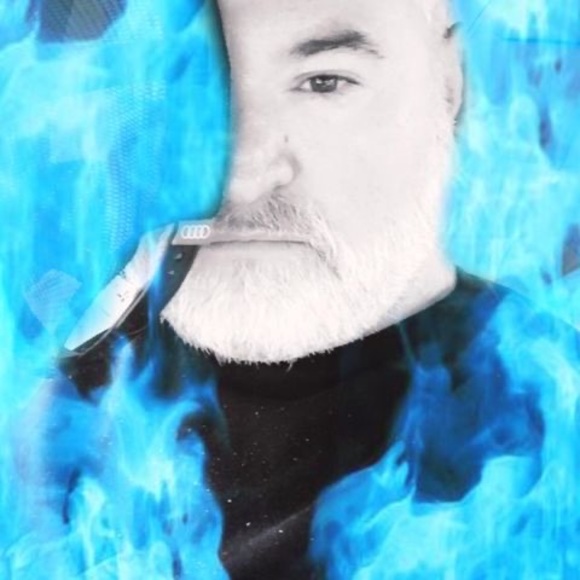 Profile Picture of Brad Peterson (@bradpeterson477) on Poshmark