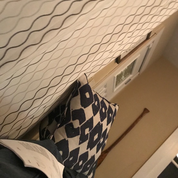 Profile Picture of Stephanie Stickels (@sstickels) on Poshmark