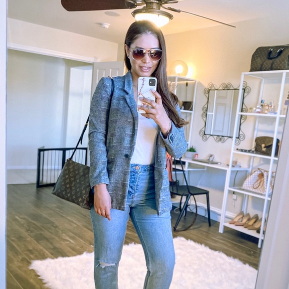 Profile Picture of Gabrielle Fausto (@gabbatime) on Poshmark