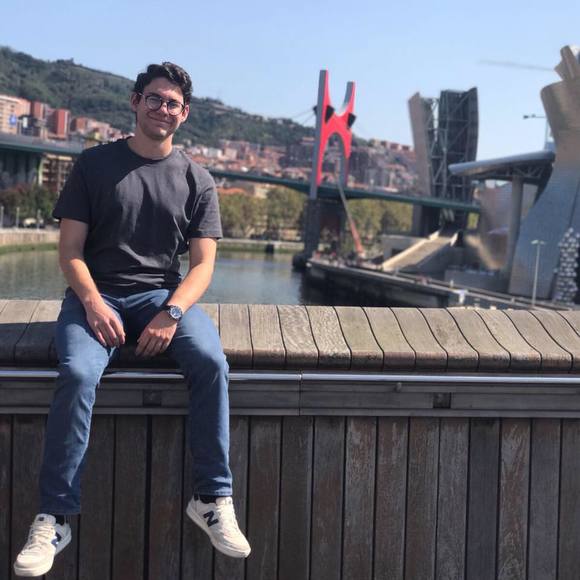 Profile Picture of Alejandro Quintana (@alejandroqui777) on Poshmark