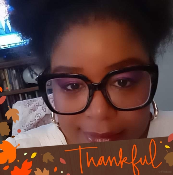 Profile Picture of Lisa Lowe (@mslowe77) on Poshmark