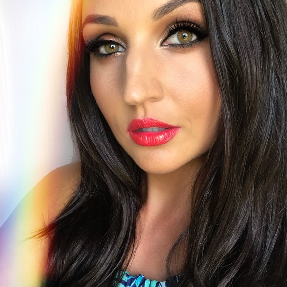 Profile Picture of Carly Colliss (@carly0301) on Poshmark
