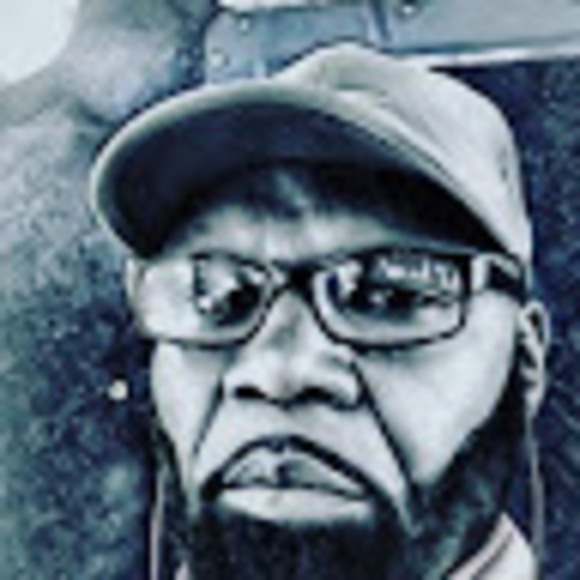 Profile Picture of Lonnell Brown (@lonnell_brown) on Poshmark