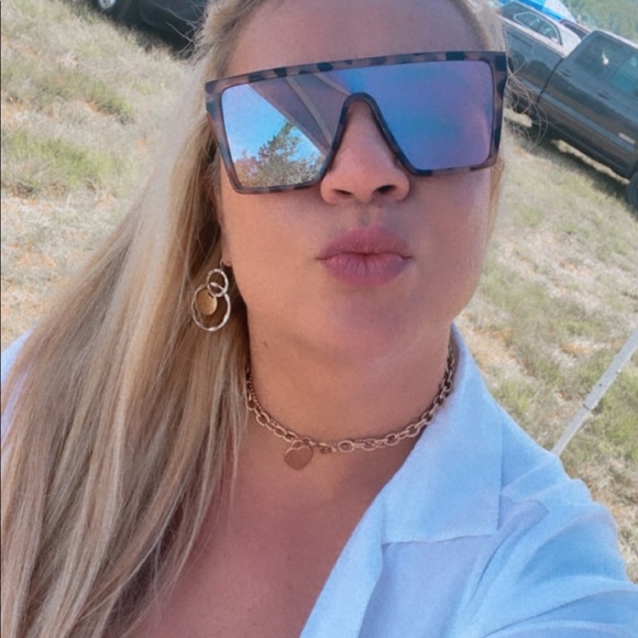 Profile Picture of Silvia Motta (@mantovani042) on Poshmark