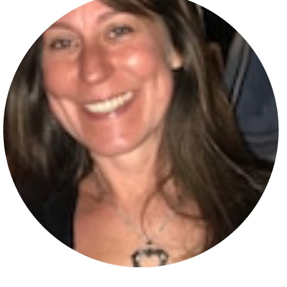 Profile Picture of Jeanette Macri (@heartfeltlove) on Poshmark