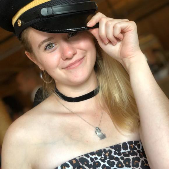 Profile Picture of Mercedes Koppenaal (@mjkoppen) on Poshmark