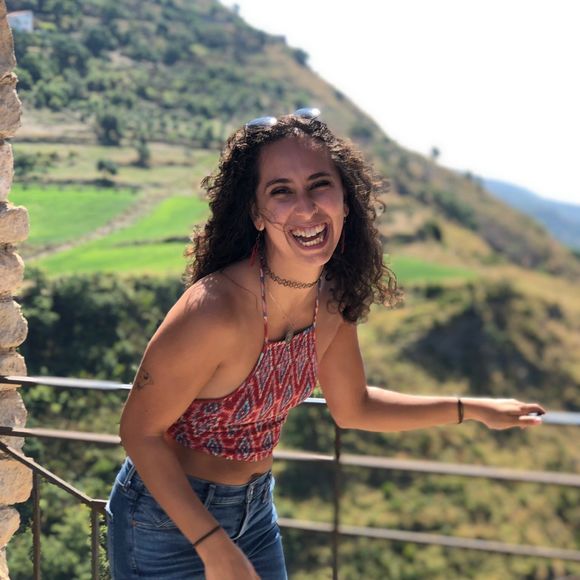 Profile Picture of Victoria Ferrazza (@vickyvictoria99) on Poshmark