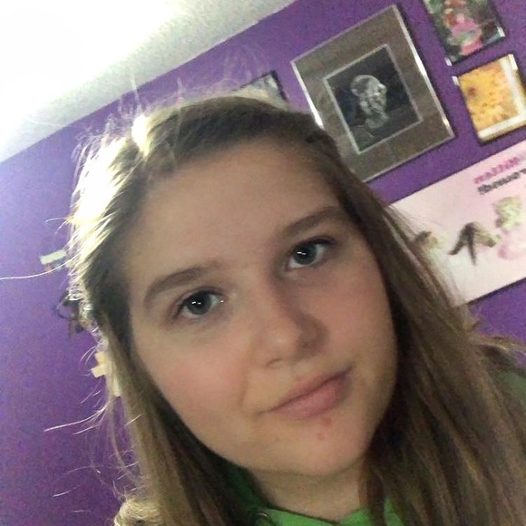 Katrina Tufty - Poshmark Profile Picture of Katrina Tufty (@katrinatufty_17) on Poshmark