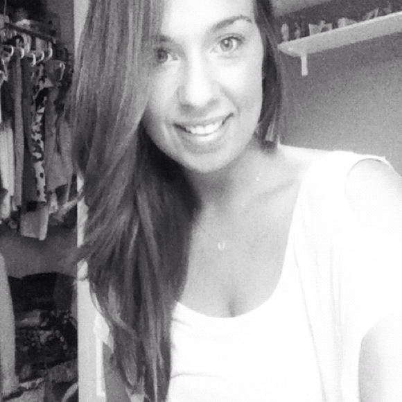 Profile Picture of Stephanie Cataneo (@scataneo) on Poshmark