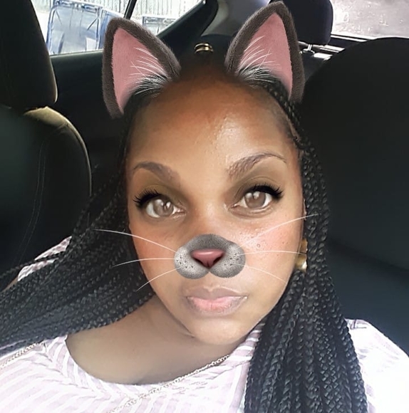 Profile Picture of Tammy James (@latammie09) on Poshmark