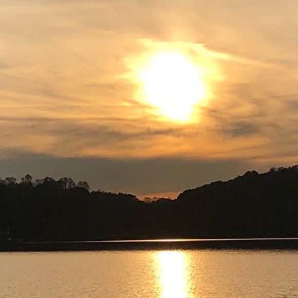 Profile Picture of Andrea Grizzle (@grizzlea) on Poshmark