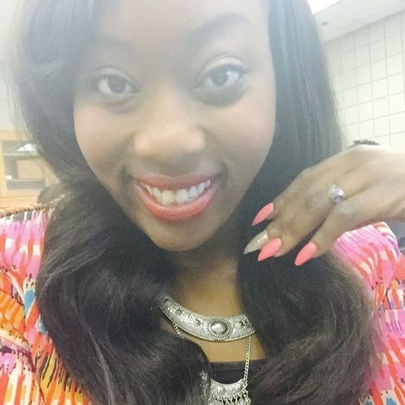 Profile Picture of Sharika Hodges (@sahodges) on Poshmark