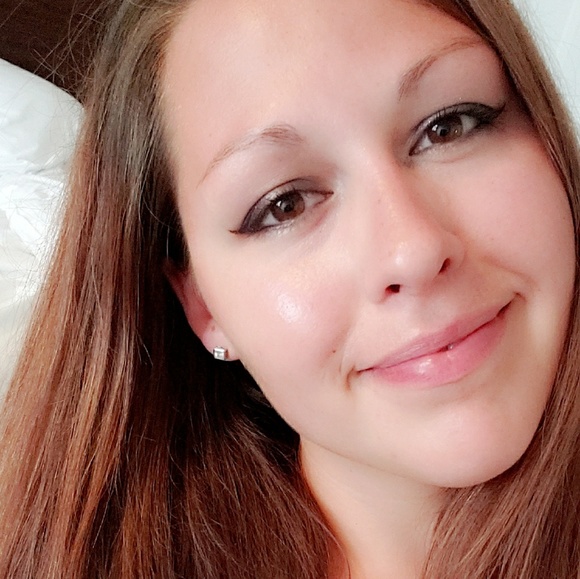 Profile Picture of Dani Jones (@djonesy08) on Poshmark