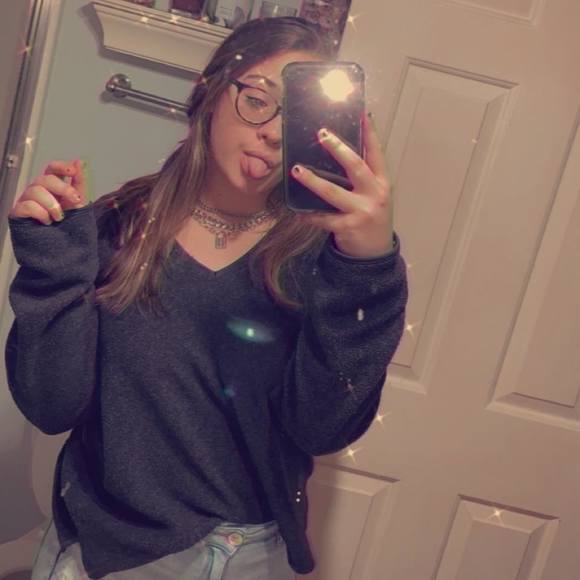Profile Picture of Haylee Heltsley (@hayleeheltsley) on Poshmark