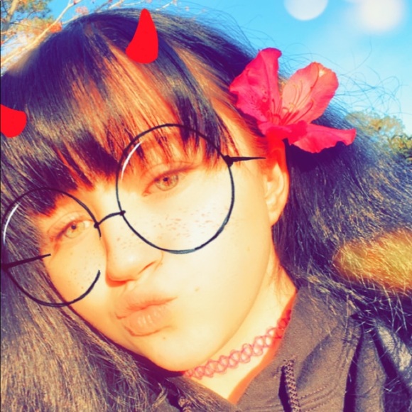 Profile Picture of Kat Obryan (@itskatz) on Poshmark