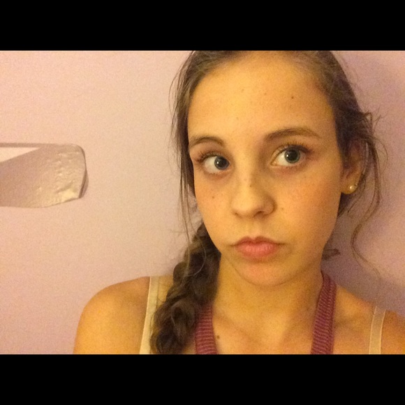 Profile Picture of Julia Ames (@jca1114) on Poshmark