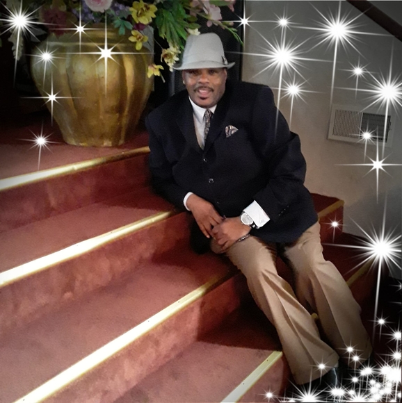 Profile Picture of Michael Blythers (@michaelblythers) on Poshmark