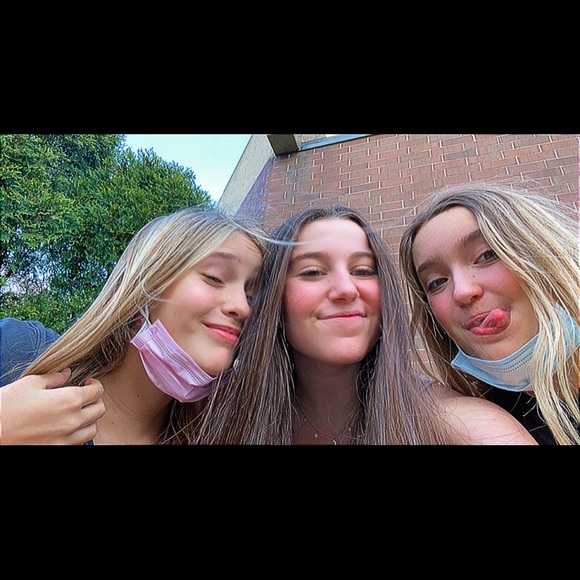 Profile Picture of Carly Aberman (@carly_ab) on Poshmark