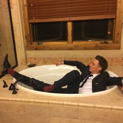 Profile Picture of -- (@garretthennessy) on Twitter