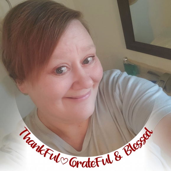 Profile Picture of Ravene Henderson-mainka (@ravenem) on Poshmark