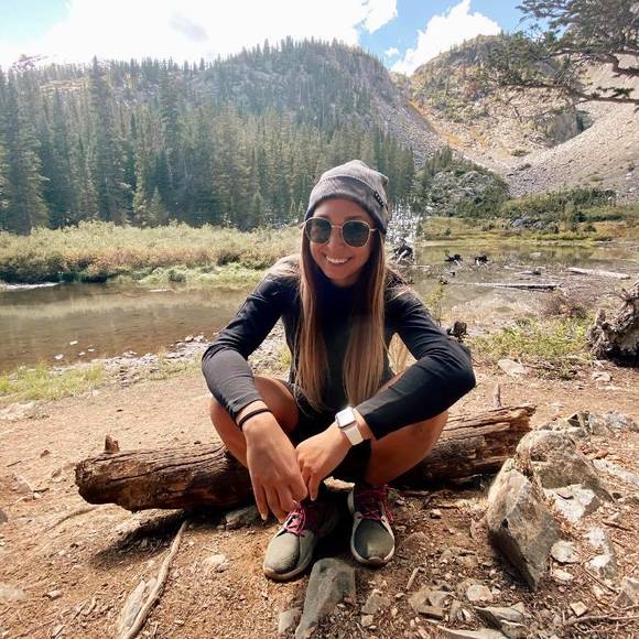 Michelee Domian - Poshmark Profile Picture of Michelee Domian (@michelledomian) on Poshmark