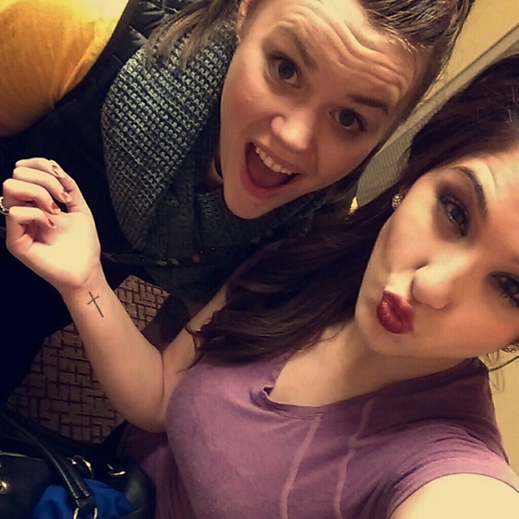 Profile Picture of Allison Rodriguez (@allibird12) on Poshmark