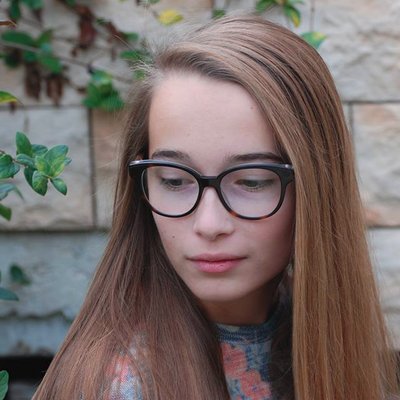 Profile Picture of Mina Azimi (@minaazimi14) on Twitter