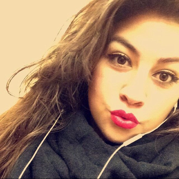 Profile Picture of Raquel Lezama (@raquellezama) on Poshmark