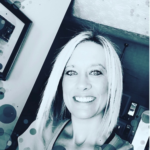 Candice Swilley - Poshmark Profile Picture of Candice Swilley (@candiceswilley) on Poshmark