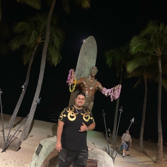 Profile Picture of Alejandro Bender (@alexbenders) on Poshmark