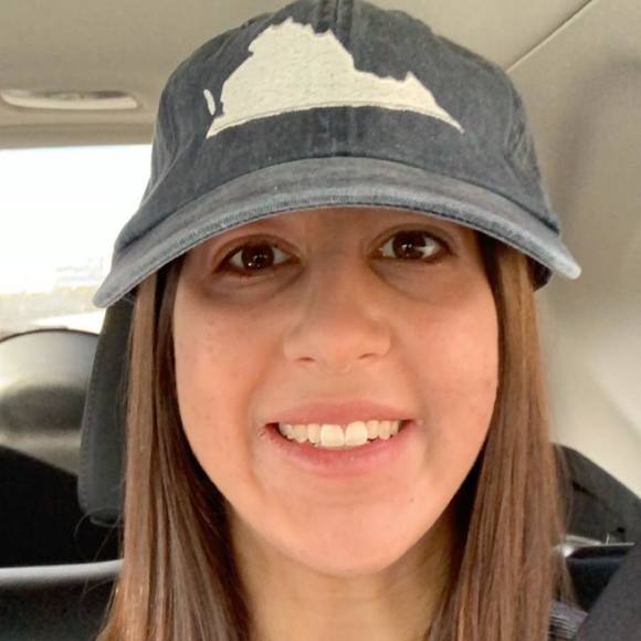 Profile Picture of Lauren Marcinowski (@littlepigs3) on Poshmark