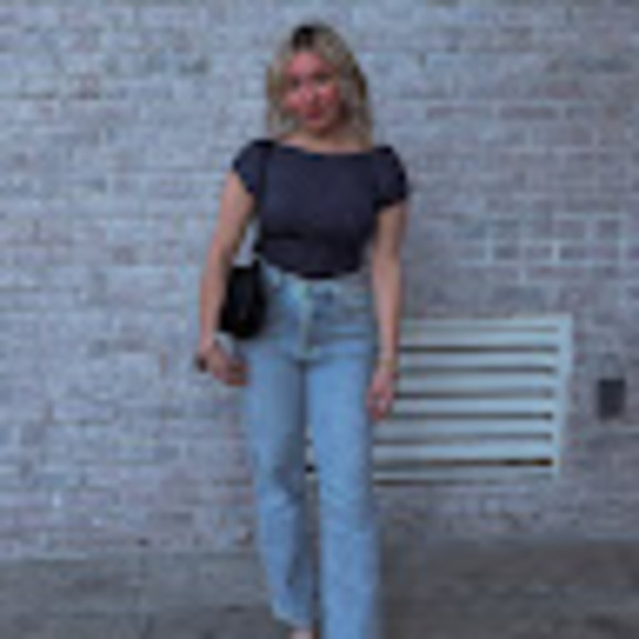 Profile Picture of Melissa Mednick (@melmednickk) on Poshmark