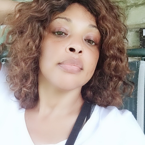 Profile Picture of Maimouna Diallo (@mdiallo23) on Poshmark