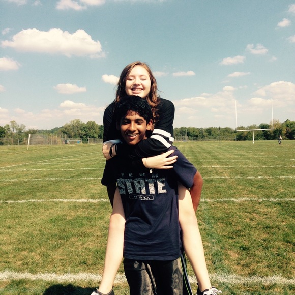 Profile Picture of Kenzi Barwell (@kenzi_barwell) on Poshmark