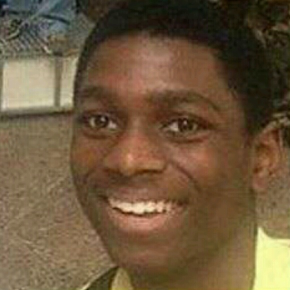 Profile Picture of Josh Frollic (@woahh_joshy) on Poshmark