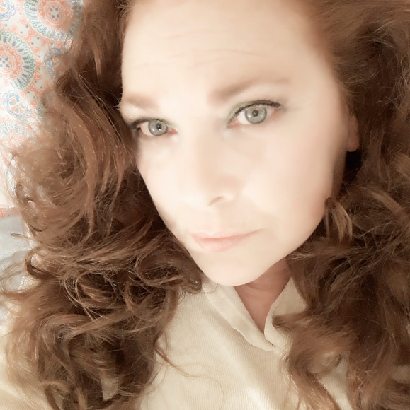 Profile Picture of Kathy Baity (@kathybaity8) on Poshmark