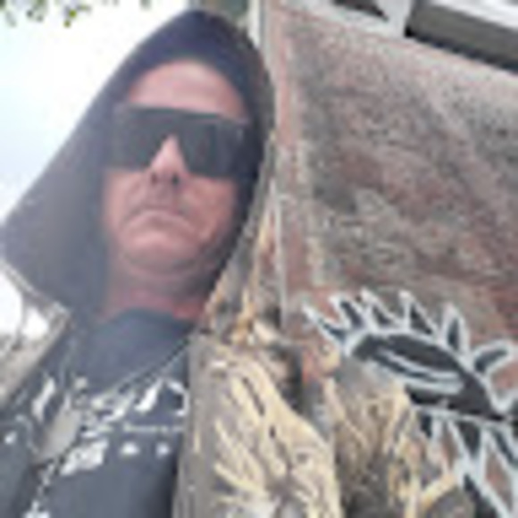 Profile Picture of Andrew Thumann (@andrewthumann) on Poshmark